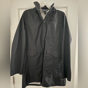 Patagonia Torrentshell 3L rain parka, size L, black